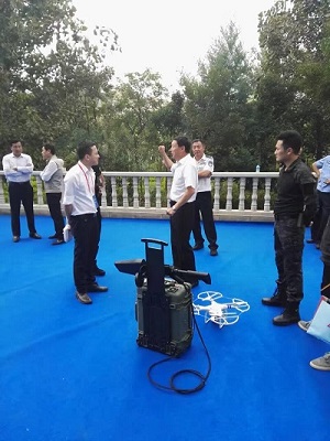 云南省公安廳胡副廳長對靈信科技無人機(jī)干擾器提出寶貴意見